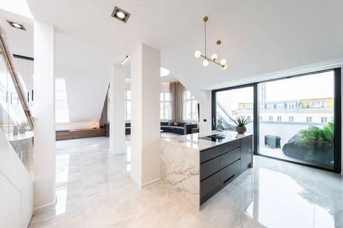 Modernes Apartment in zentraler Lage mit stilvollen Möbeln